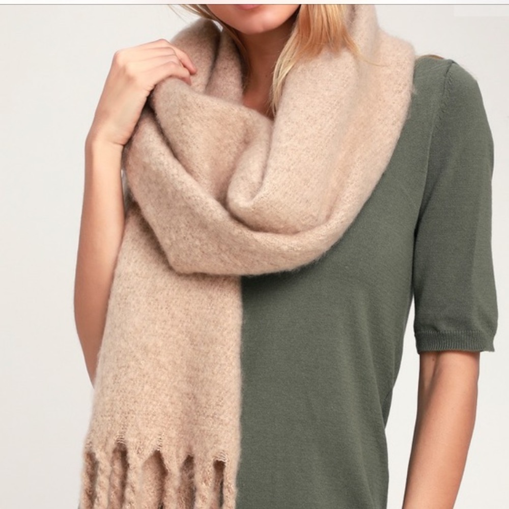 LULUS | Come A Little Closer Beige Scarf